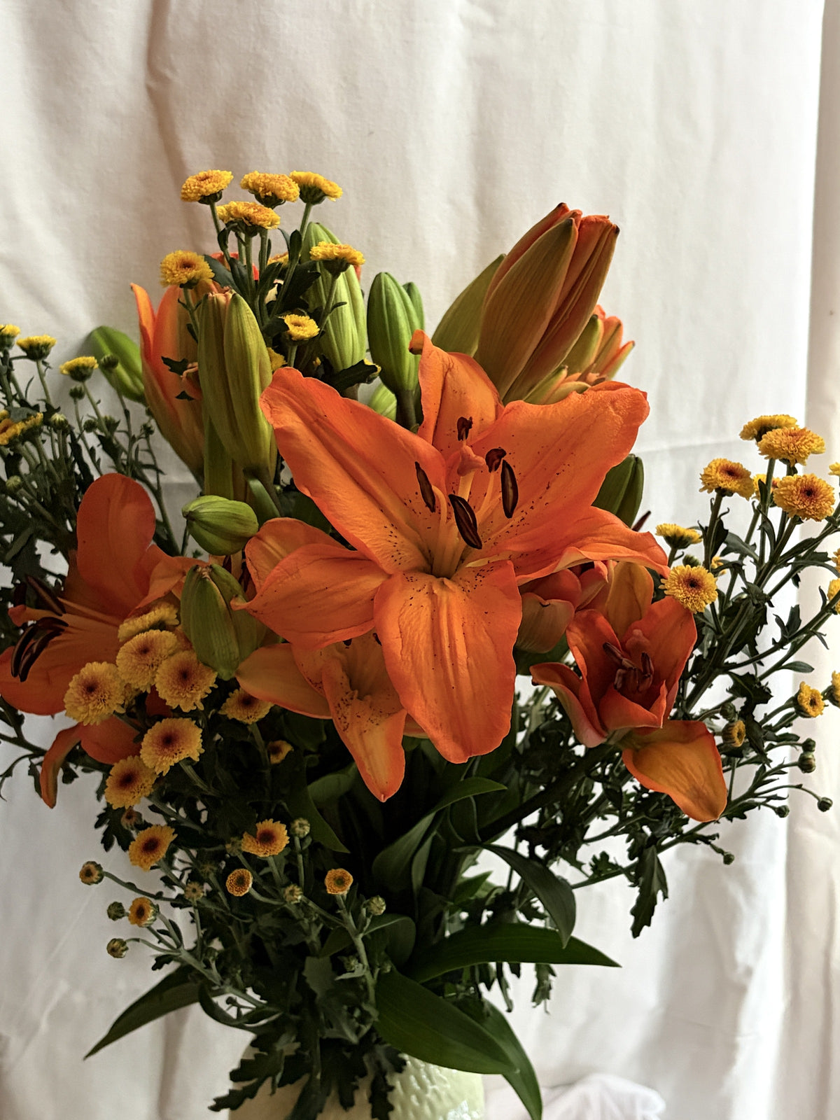 Orange lilly flower subscription in new delhi