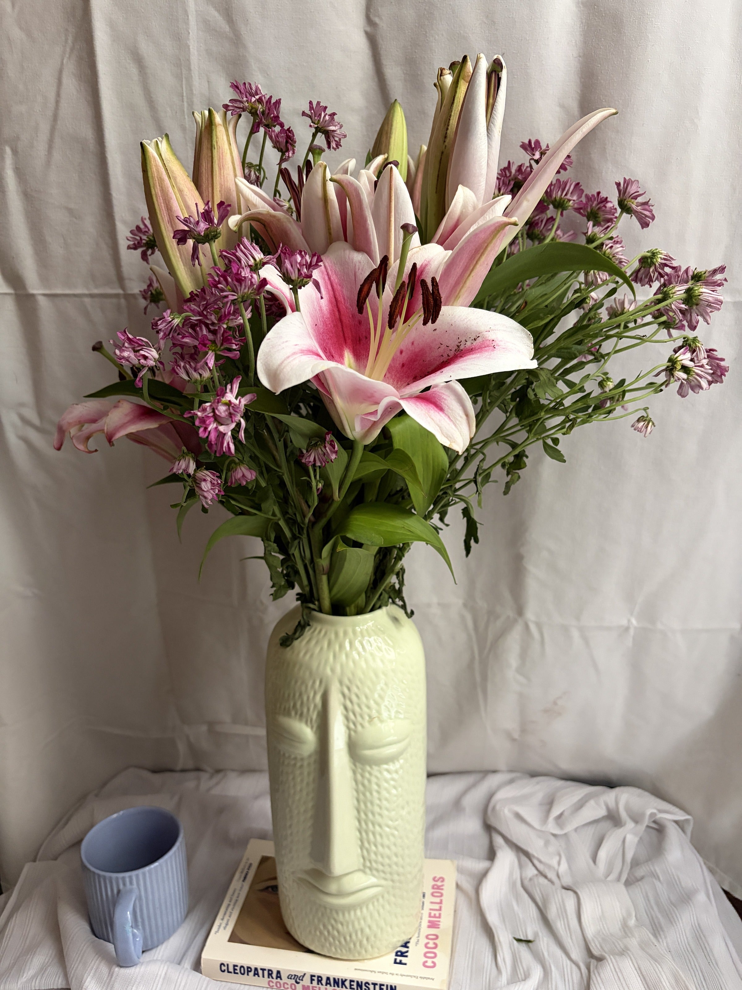 Pink lilly flower subscription in New Delhi NCR