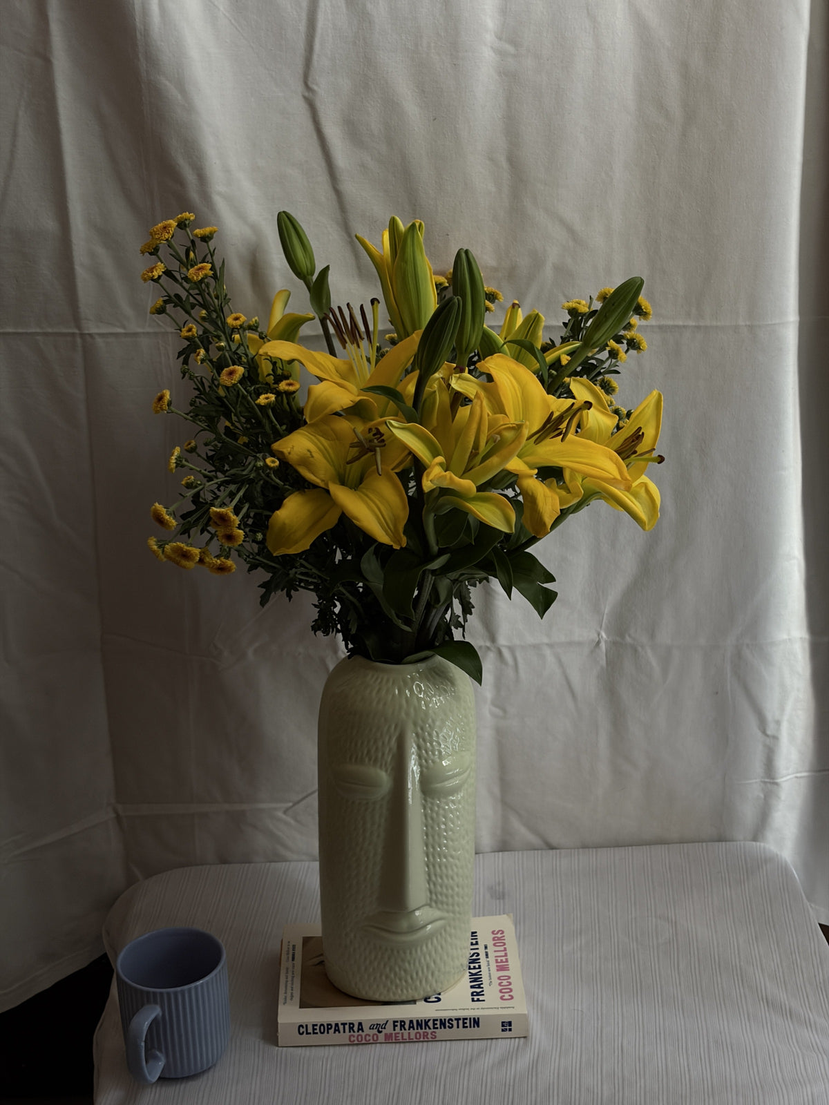 Yellow lilly flower subscription in new delhi